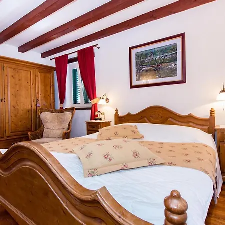 Bajici 11328 Grabovac (Split-Dalmatia)