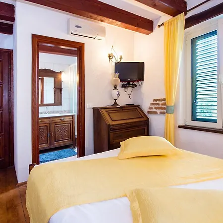 Bajici 11328 * Grabovac (Split-Dalmatia)