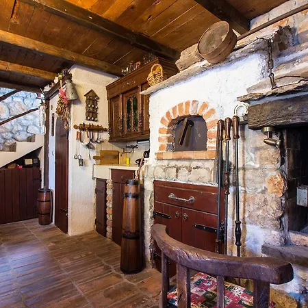 Bajici 11328 Grabovac (Split-Dalmatia)