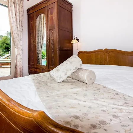Bajici 11328 Villa *