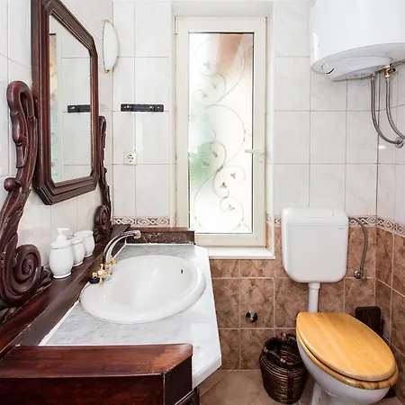Bajici 11328 Grabovac (Split-Dalmatia)